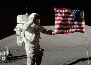 NASA otwiera „księżycową puszkę”. Naukowcy zbadają stare próbki