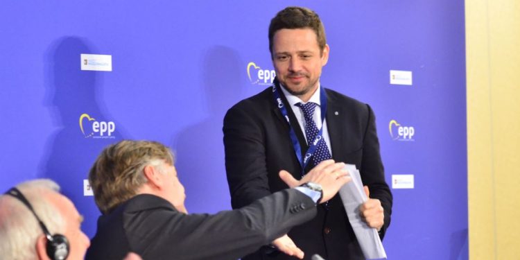 Rafał Trzaskowski: PiS opowiada bzdury o deprawowaniu dzieci