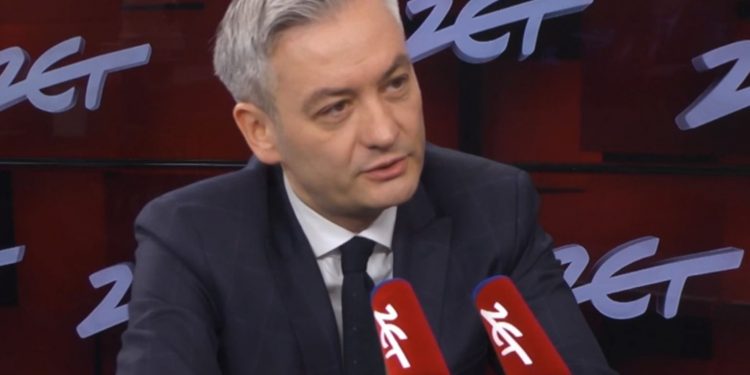 Biedroń przerywa milczenie ws. finansów swojej partii