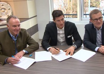 Lewandowski zamieścił entuzjastyczny wpis. Fani sprowadzili go na ziemię