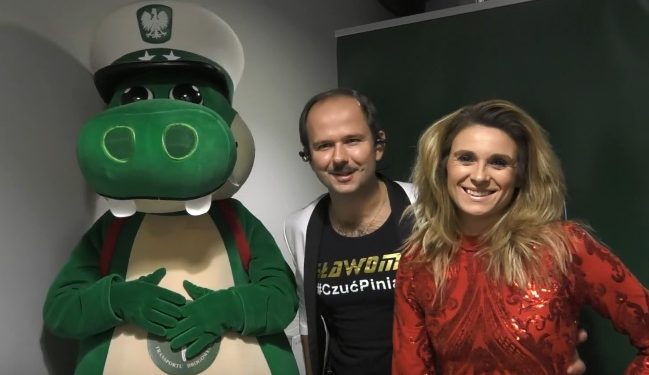 Sławomir w nietypowej roli. Apeluje do kierowców [WIDEO]