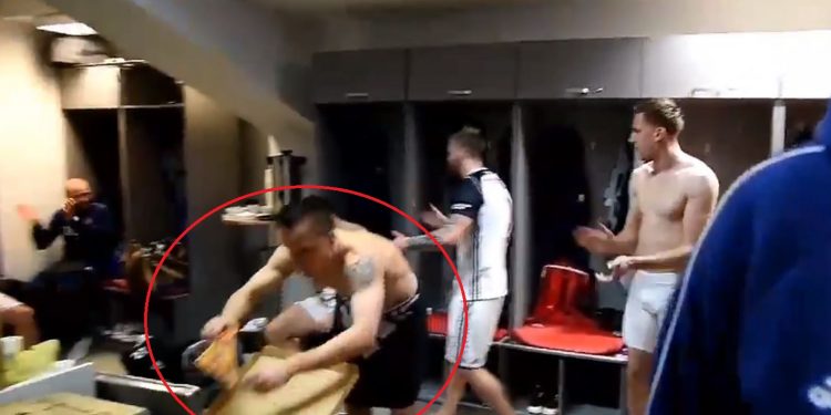 Zabawny film z szatni Wisły. Kibice zwrócili uwagę na Peszkę