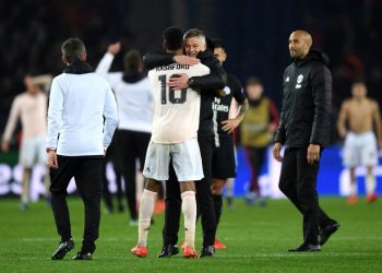 Po meczu z PSG kibic Manchesteru został dźgnięty nożem