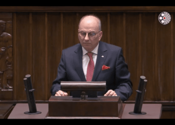 Wg posła Nowoczesnej flaga Polski „to symbol PiS-u”