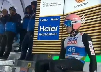 Z trzeciej dziesiątki do złota mistrzostw świata. Ten skok dał zwycięstwo Dawidowi Kubackiemu [WIDEO]