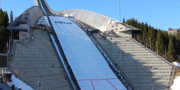 Raw Air w Oslo. Norwegia zwyciężyła w loteryjnym konkursie. Pech Kamila Stocha