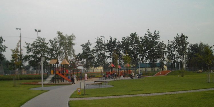 Ktoś oblał kwasem plac zabaw. Poparzone dziecko w szpitalu