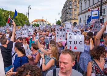 Naukowcy przyjrzeli się manifestacjom w Polsce. Dlaczego ludzie decydują się na protest?