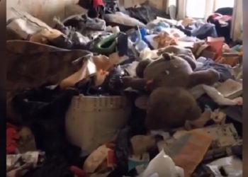 5-latka nie umie mówić, jest odwodniona i wygłodzona. Znaleziono ją w mieszkaniu pełnym śmieci [WIDEO]