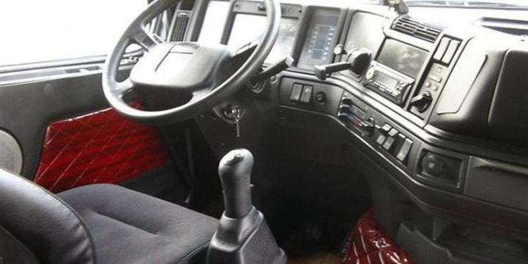 Kierował tirem popijając wódkę. Miał 3 promile