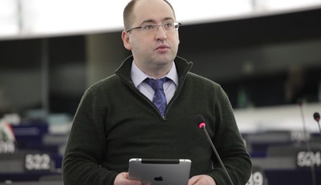 Bielan: „Myślę, że ważne decyzje Broniarz konsultuje ze Schetyną”