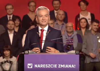 Robert Biedroń przelał pieniądze dla strajkujących nauczycieli