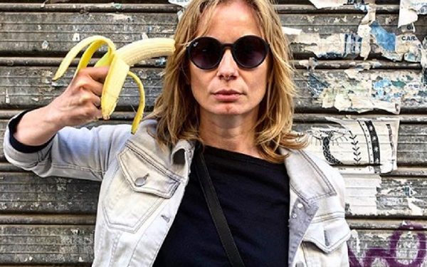 Dziś „bananowy protest” w Warszawie. Kilka tysięcy osób przed Muzeum Narodowym