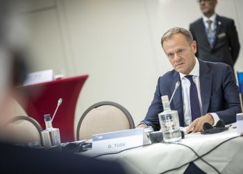 Tusk podsumował dyskusję o euro jednym zdaniem. Odpowiedział mu szef KPRM