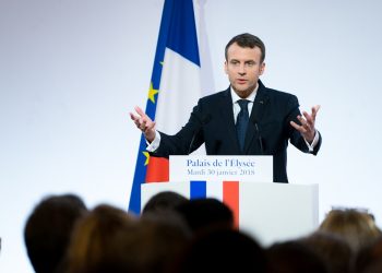 Macron wygłosił orędzie do narodu. Zapowiedział odbudowę Notre Dame