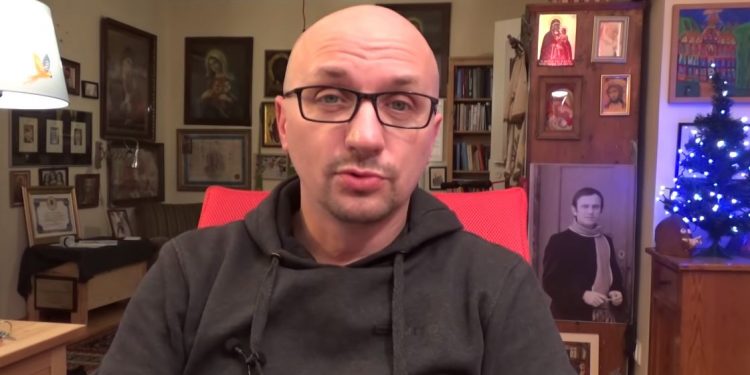 Polski ksiądz o pożarze Katedry Notre Dame. Burza w sieci