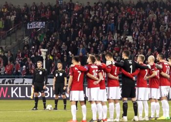 Kim jest dziewczynka, która wyszła na boisko z Błaszczykowskim?