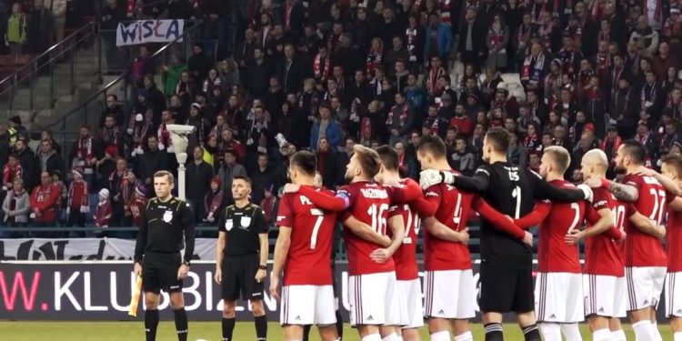 Kim jest dziewczynka, która wyszła na boisko z Błaszczykowskim?