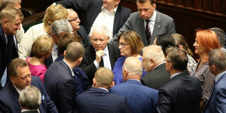 Jarosława-Kaczyńskiego-pis-Prawo-i-sprawiedliwość