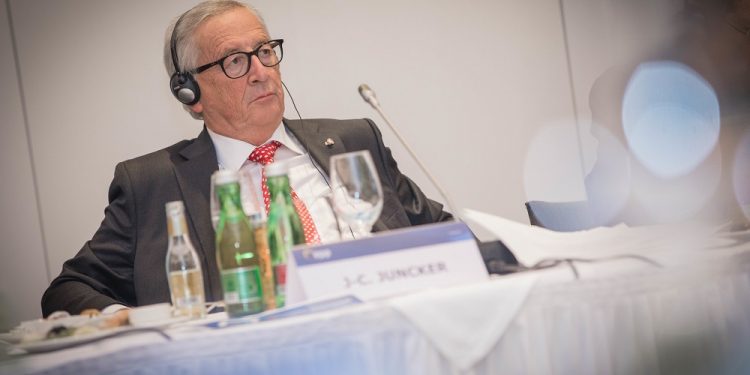 Polexit po kolejnym zwycięstwie PiS? Juncker nie wierzy w taki scenariusz