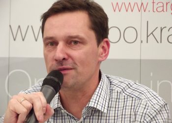 „Różaniec zawieszony i od razu myślę, że pisior”. Ziemiec odpowiada eurodeputowanej PO