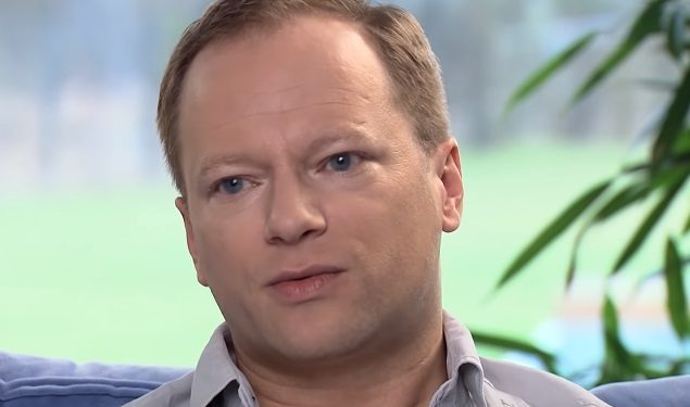 Maciej Stuhr zakpił z 500+. Ponad tysiąc komentarzy pod jego wpisem