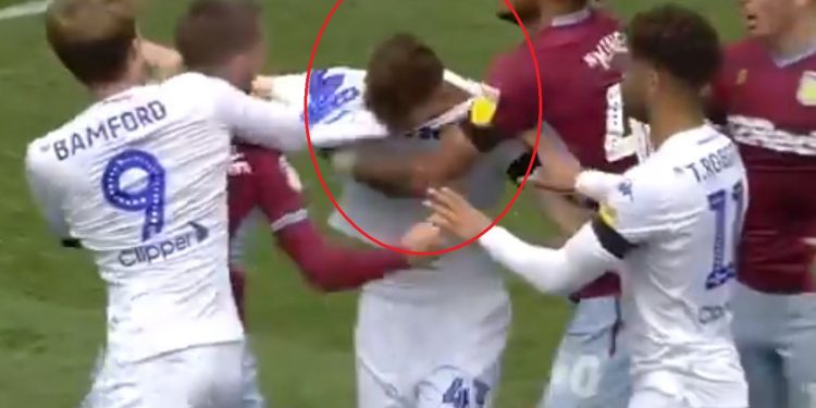 Klich strzelił gola, gdy rywal leżał na murawie. Wybuchła awantura