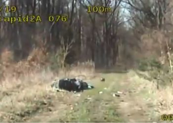 Uciekał motocyklem przed policją. Udostępniono nagranie. „Ku przestrodze” [WIDEO]