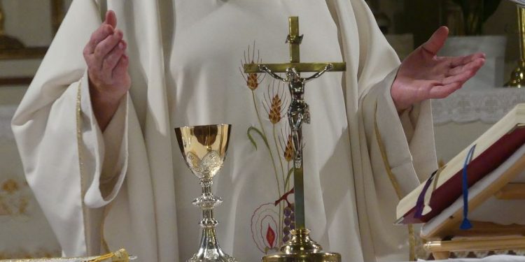 Episkopat reaguje na spalenie kukły Judasza w Pruchniku