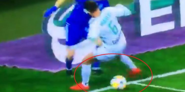 Kapitalna akcja Roberta Gumnego. Młody piłkarz jak Messi [WIDEO]