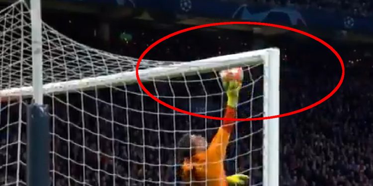 Wojciech Szczęsny popisał się niezwykłą obroną w LM! [WIDEO]