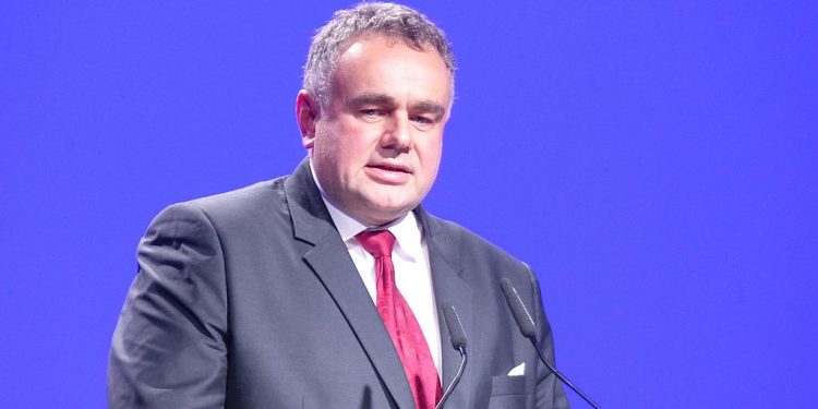 Sakiewicz o Konfederacji: „Polacy znowu są robieni w konia”. Narodowcy oburzeni