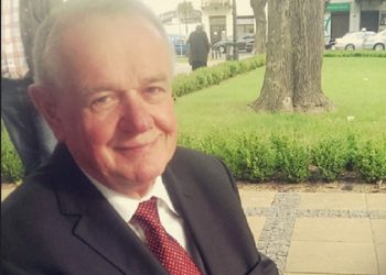 Atak na byłego prezydenta Siedlec. Wojciech Kudelski już po operacji. „Rany zagrażały życiu”