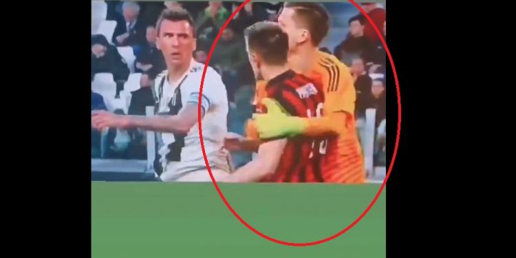 Szczęsny obronił Krzysztofa Piątka. Ten miał spięcie z Mandżukiciem