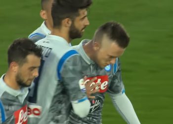 Piotr Zieliński strzela fantastyczną bramkę