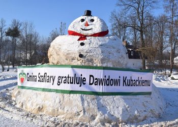 Mieszkańcy ulepili  bałwana dla Dawida Kubackiego. Grozi im olbrzymia kara!