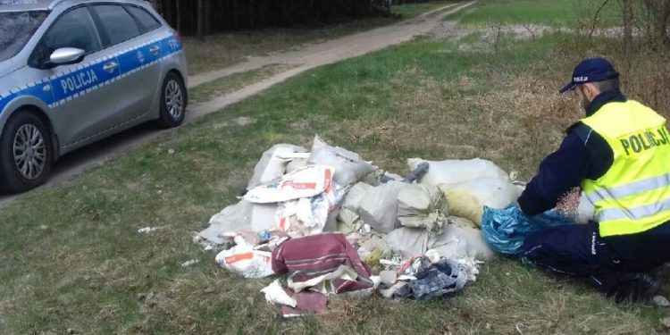 Łódzkie: Dzielnicowy walczy z nielegalnymi wysypiskami śmieci. W ciągu kilku dni złapał trzy osoby