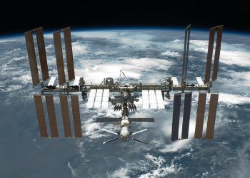 Statek Cygnus z polskimi satelitami KRAKsat i Światowid zacumował do ISS