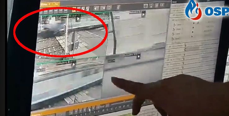 Puszczykowo. Pociąg staranował karetkę. Nagranie z monitoringu [WIDEO]