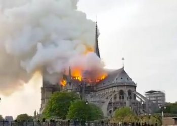 Korona cierniowa uratowana z pożaru katedry Notre Dame