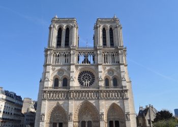 Pożar w katedrze Notre Dame. Publicysta porównał zdarzenie do ataku na WTC