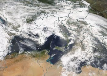 Saharyjski piasek nad Europą. Wiatr przyciągnął tony pustynnego pyłu