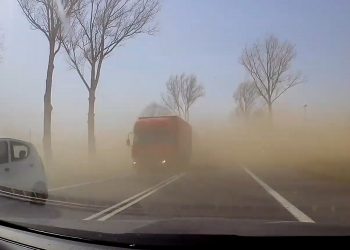 Pył znad Sahary przybywa nad Polskę. Kierowcy pokazują nagrania