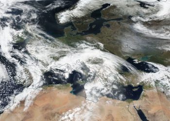 Saharyjski piasek nad Europą. Wiatr przyciągnął tony pustynnego pyłu