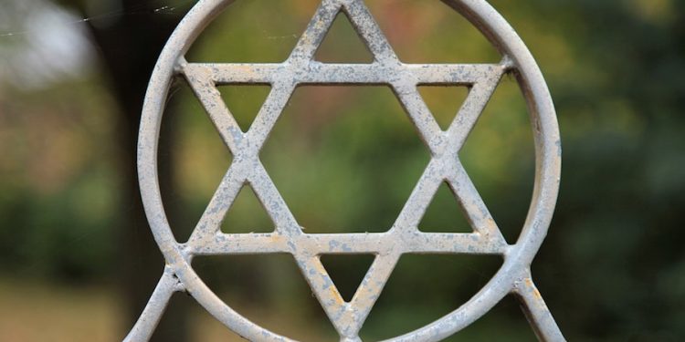 Atak na synagogę. 19-latek otworzył ogień do wiernych