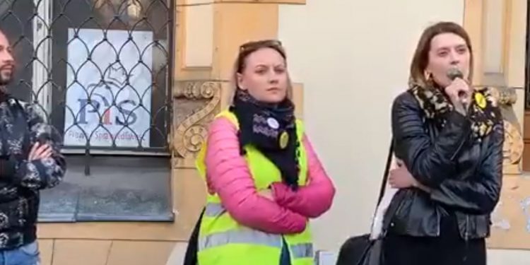 „Zablokujemy ten kraj”. Kontrowersyjne słowa na wiecu dla nauczycieli