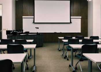 Strajk nauczycieli. Dziennikarz o sytuacji młodszego brata