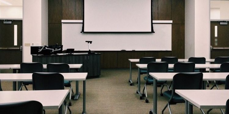 Strajk nauczycieli. Dziennikarz o sytuacji młodszego brata