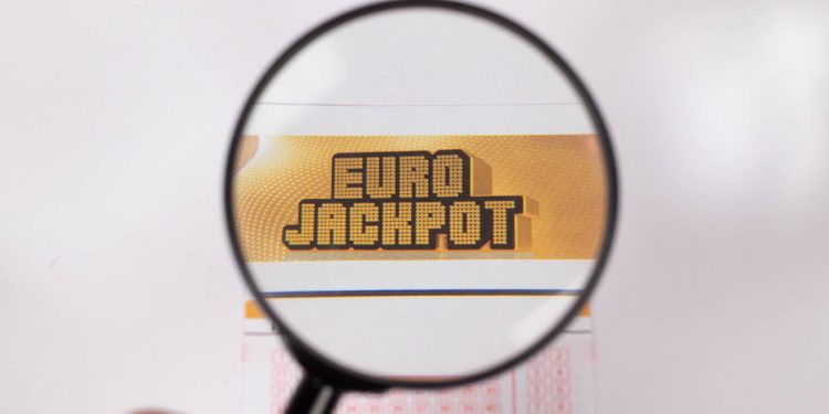 Polak wygrał niebotyczną kwotę w Eurojackpot. Pierwszy raz w historii naszego kraju