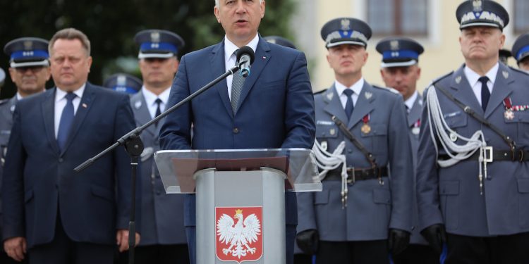 Brudziński reaguje na film Sekielskiego